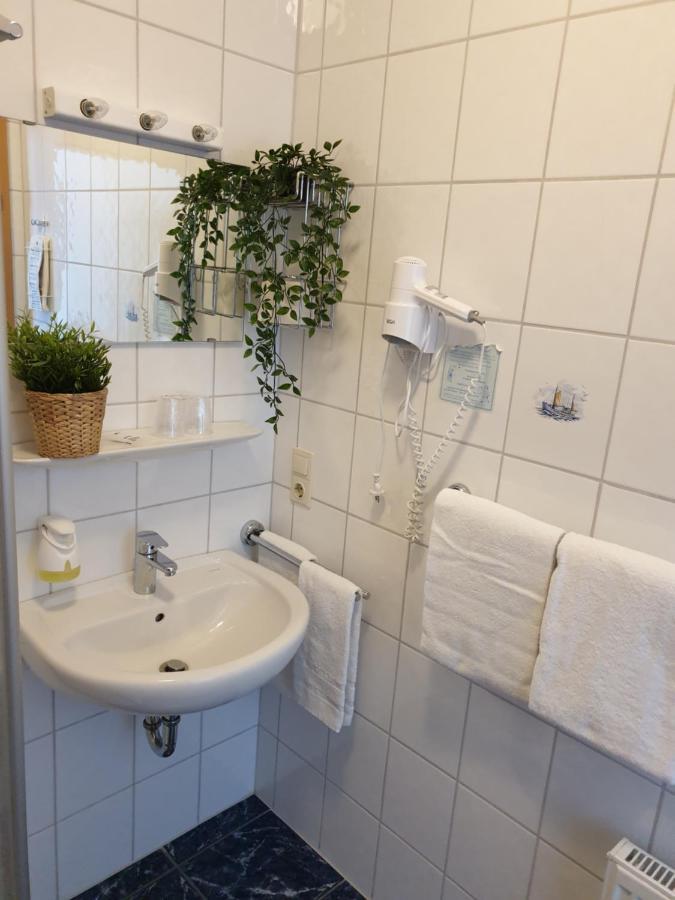 Hotel Blischke Carolinensiel Esterno foto